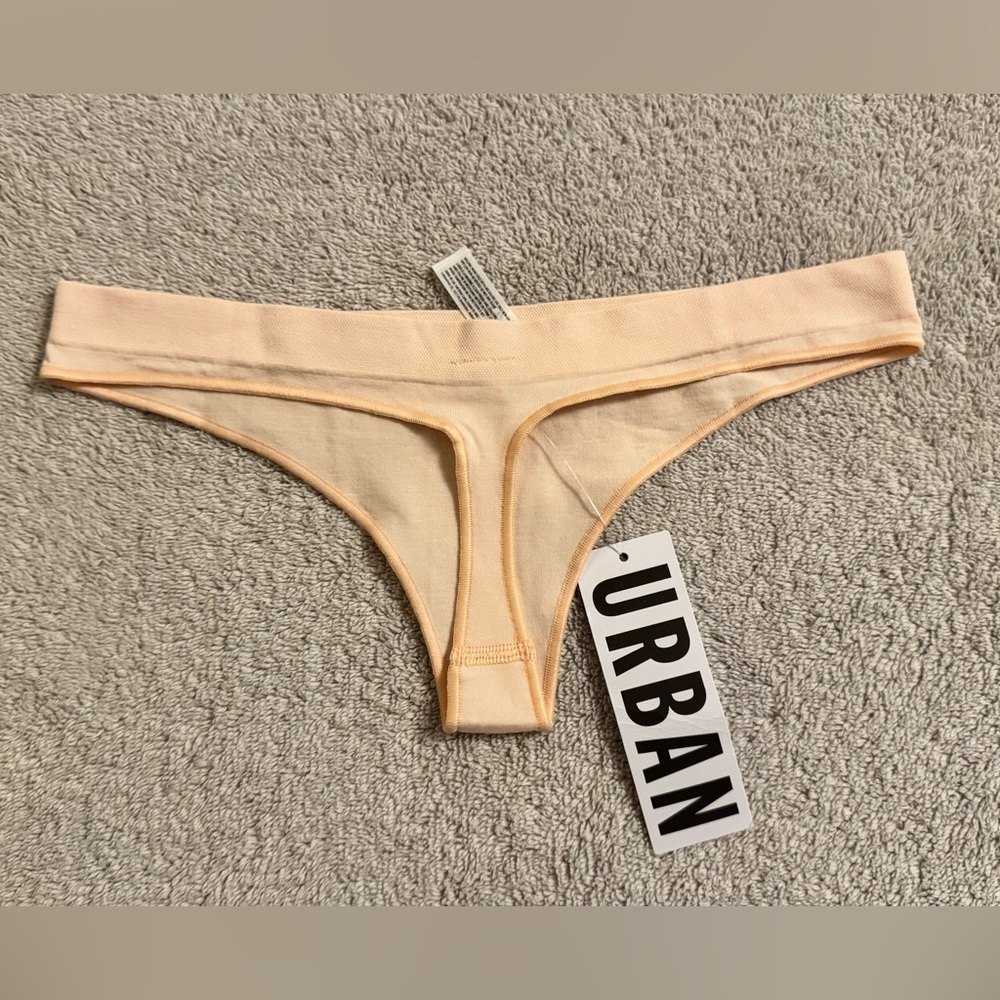 Urban Outfitters - Out From Under - Minimal Seamless Knit Thong - XS - Picture 4 of 12